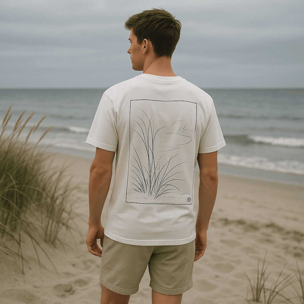 Modell som bär t-shirten Tönnersa från Silent Shore.